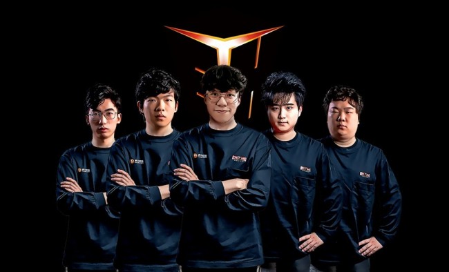 达八次击中 达八次击中